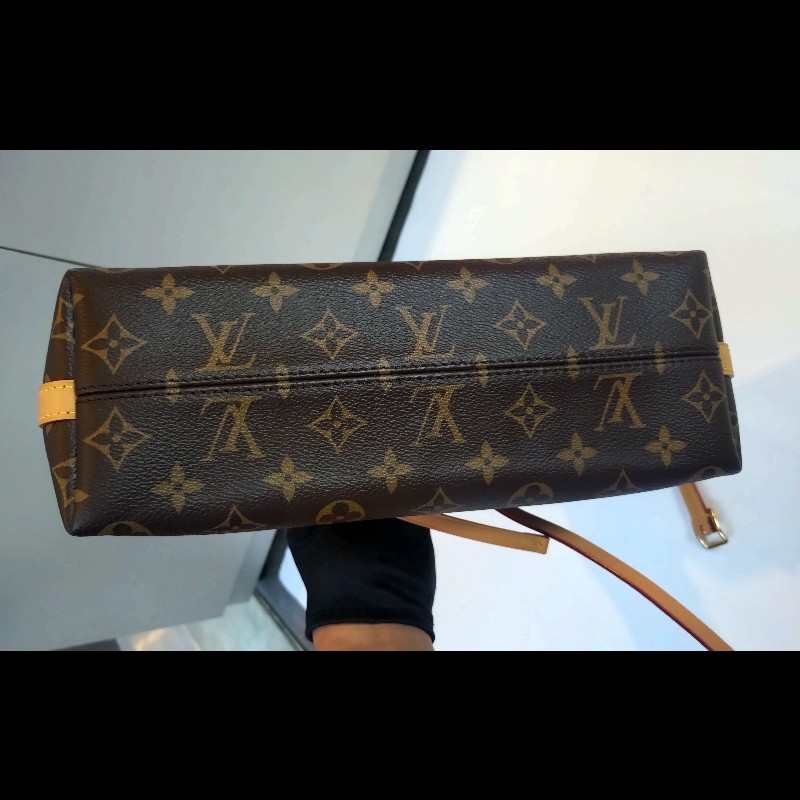 LV 老花金鍊小號斜背包 CarryAll BB-5