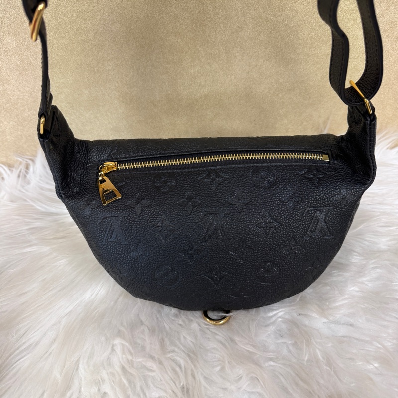 LV Bumbag 黑牛皮手提胸腰包-1