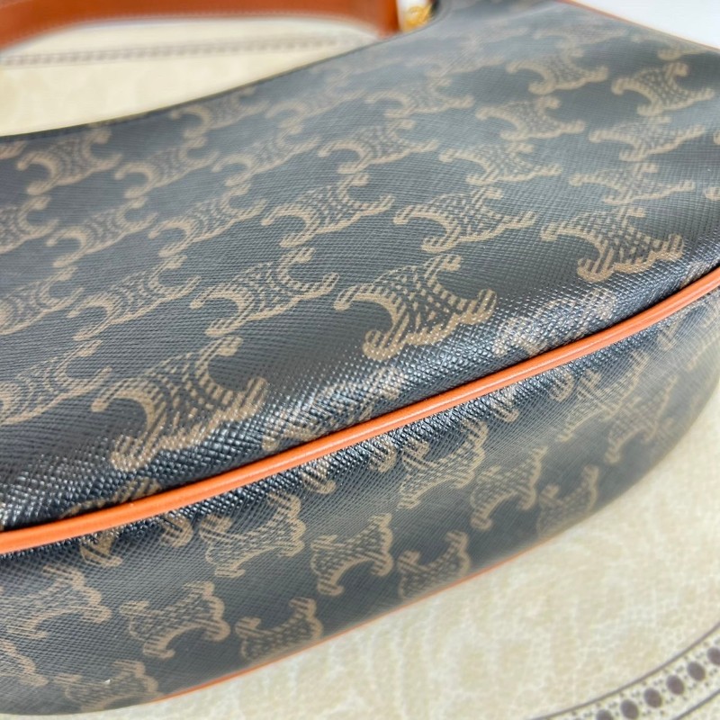 Zhf hz 專櫃價5.1折！CELINE/賽琳  經典凱旋門老花滿印可調節肩帶 黃褐色牛皮革 腋下单肩包-8