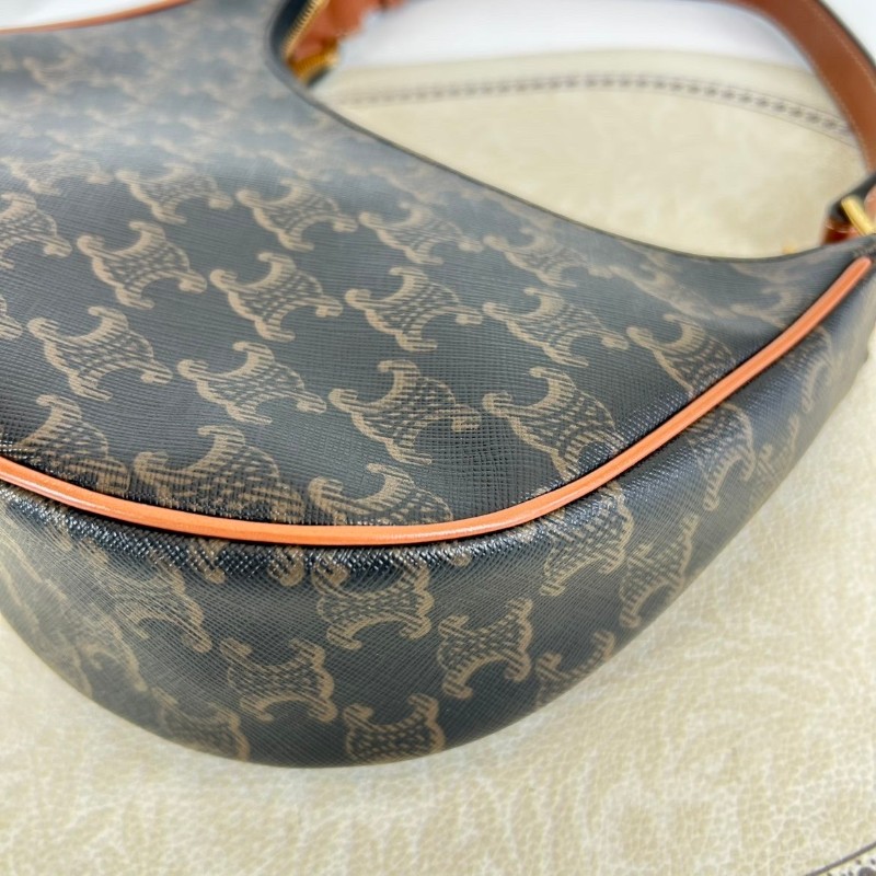 Zhf hz 專櫃價5.1折！CELINE/賽琳  經典凱旋門老花滿印可調節肩帶 黃褐色牛皮革 腋下单肩包-9