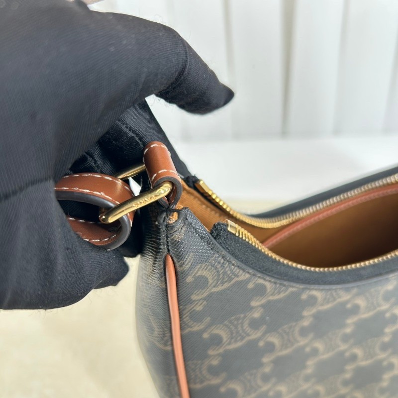 Zhf hz 專櫃價5.1折！CELINE/賽琳  經典凱旋門老花滿印可調節肩帶 黃褐色牛皮革 腋下单肩包-18