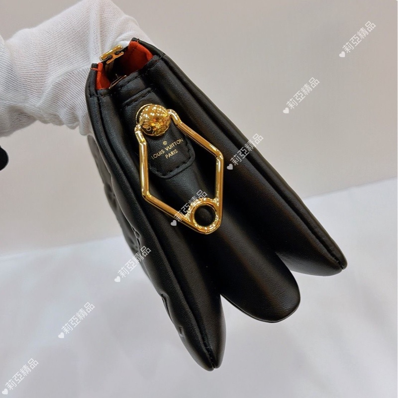 莉亞精品♡ Lv M23056 Coussin BB黑 二手-6