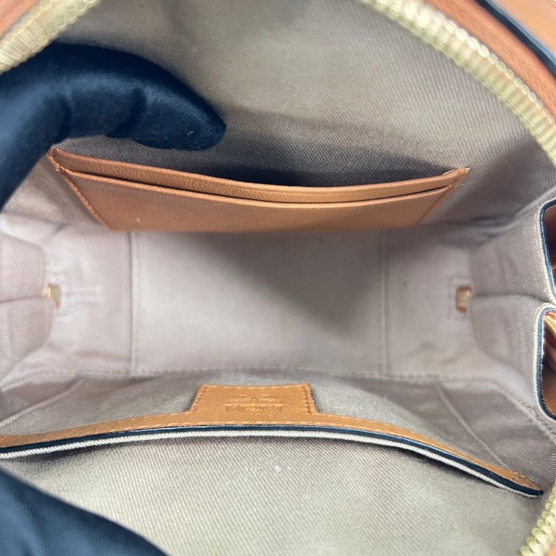 專櫃價2.5折！MCM Essential Visetos 老花滿印 半月包斜挎單肩 皮革 手提包 棕色干邑色-14