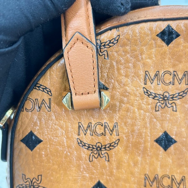 專櫃價2.5折！MCM Essential Visetos 老花滿印 半月包斜挎單肩 皮革 手提包 棕色干邑色-24