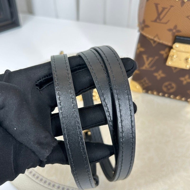 hz。 YWW 專櫃價5.3折！LOUIS VUITTON  芯片款 CAMERA BOX 老花滿印鎖扣開合鍊條 棕色牛皮革 盒子包手機包手提單肩斜挎包-17