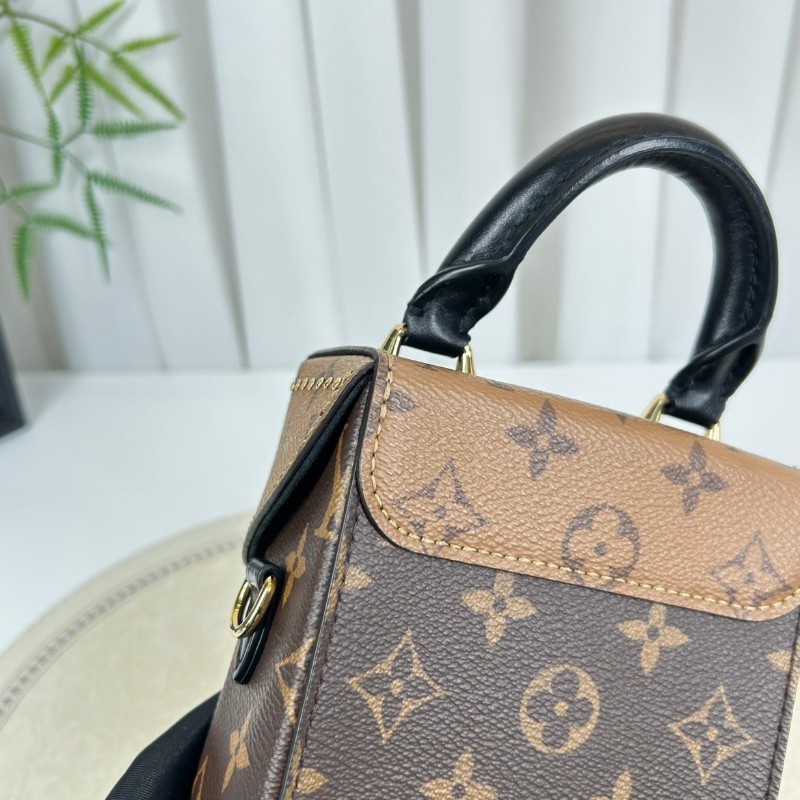 hz。 YWW 專櫃價5.3折！LOUIS VUITTON  芯片款 CAMERA BOX 老花滿印鎖扣開合鍊條 棕色牛皮革 盒子包手機包手提單肩斜挎包-21
