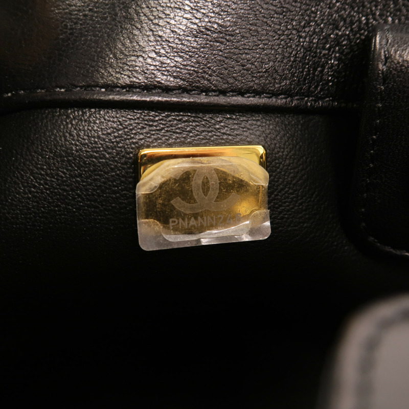 CHANEL 牛皮皮革Chain Shoulder金扣肩背袋-6