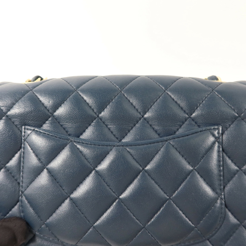 CHANEL 羊皮皮革Mini Classic 20金扣鏈帶肩背袋-13