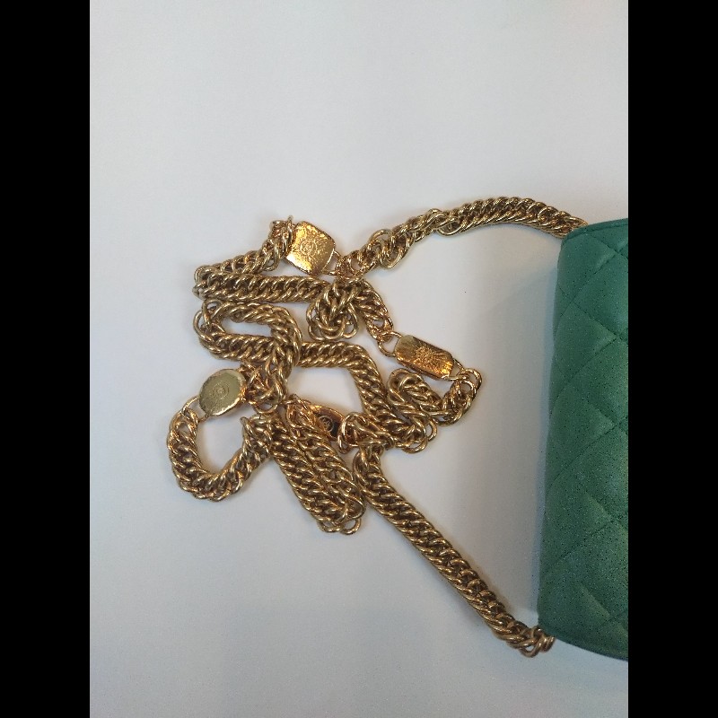 Chanel 粉牌飾金鍊水綠羊皮斜背小口蓋包 15-20