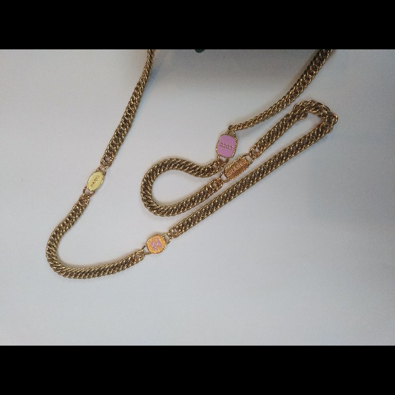 Chanel 粉牌飾金鍊水綠羊皮斜背小口蓋包 15-21