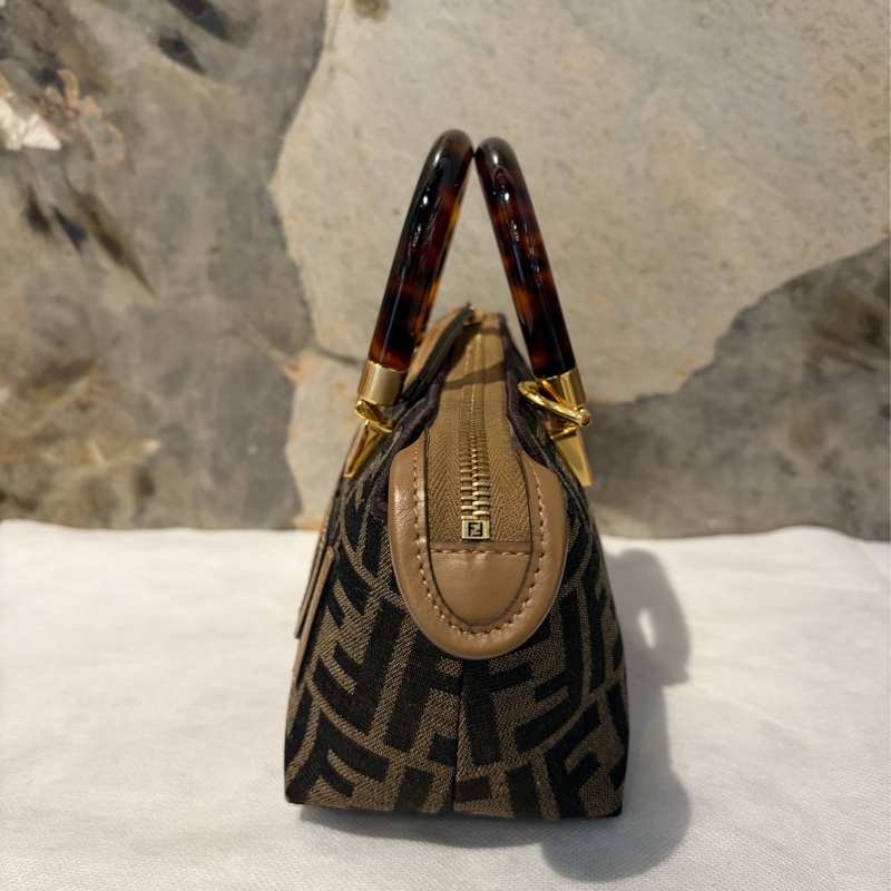 FENDI  BY THE WAY帆布側背包-4