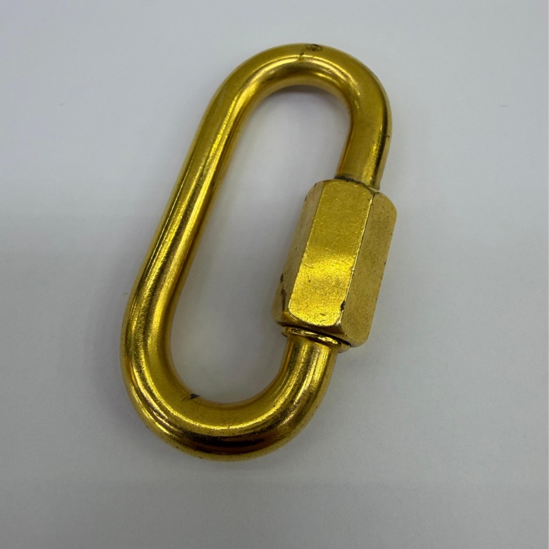 這是一個 Chanel 復古1990 年代黃銅鎖扣造型鑰匙圈-2