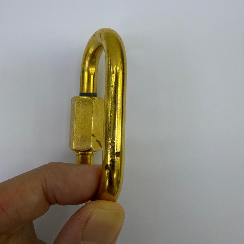 這是一個 Chanel 復古1990 年代黃銅鎖扣造型鑰匙圈-3