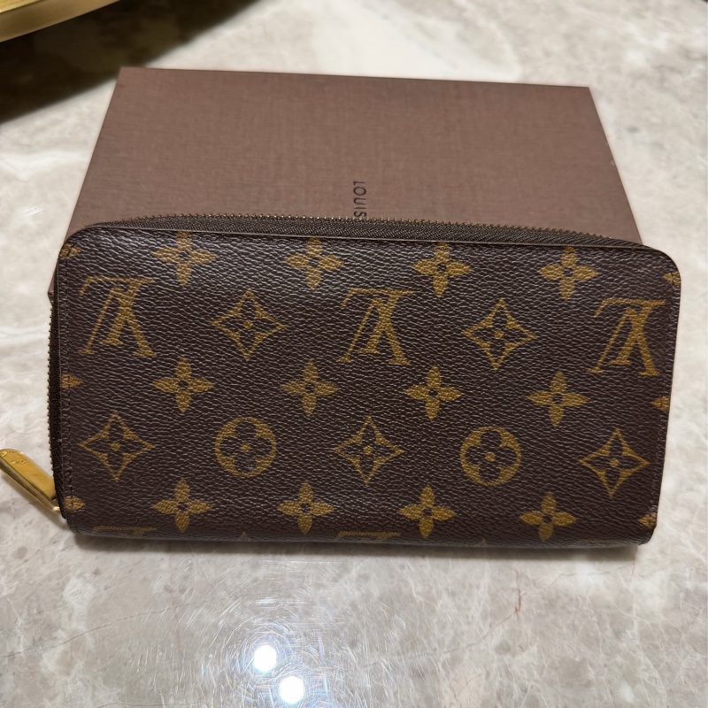 LV路易威登Louis Vuitton  限量版精典行李員貴婦塗鴉長夾 尺寸21 x 11 cm  有防塵袋 有防塵盒 購入於微風廣場LV旗艦店-1