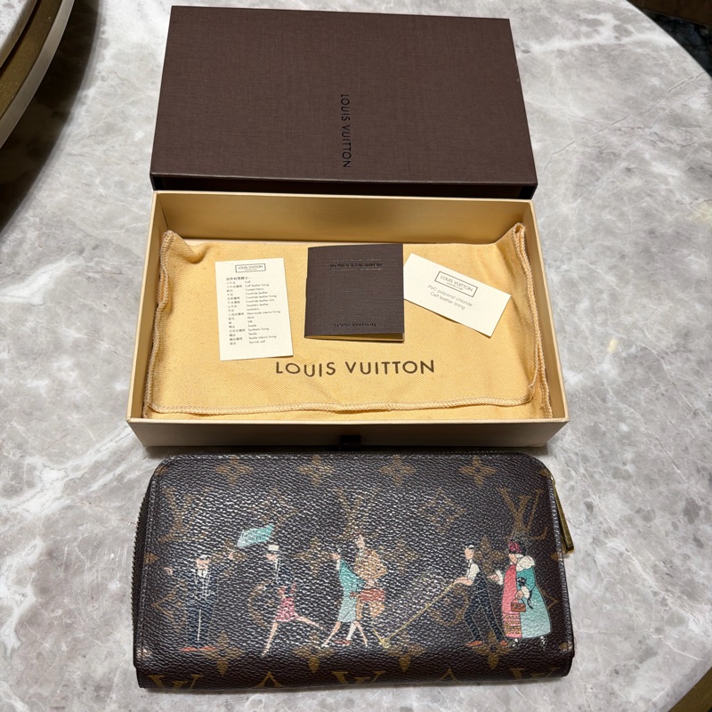 LV路易威登Louis Vuitton  限量版精典行李員貴婦塗鴉長夾 尺寸21 x 11 cm  有防塵袋 有防塵盒 購入於微風廣場LV旗艦店-16