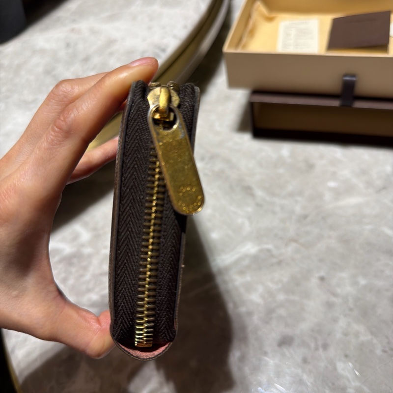 LV路易威登Louis Vuitton  限量版精典行李員貴婦塗鴉長夾 尺寸21 x 11 cm  有防塵袋 有防塵盒 購入於微風廣場LV旗艦店-18