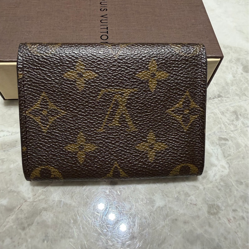 LV路易威登Louis Vuitton  老花精典卡夾、名片夾 有防塵盒 購入於微風廣場LV旗艦店-1