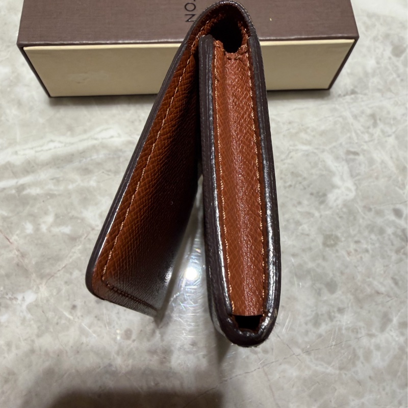 LV路易威登Louis Vuitton  老花精典卡夾、名片夾 有防塵盒 購入於微風廣場LV旗艦店-3