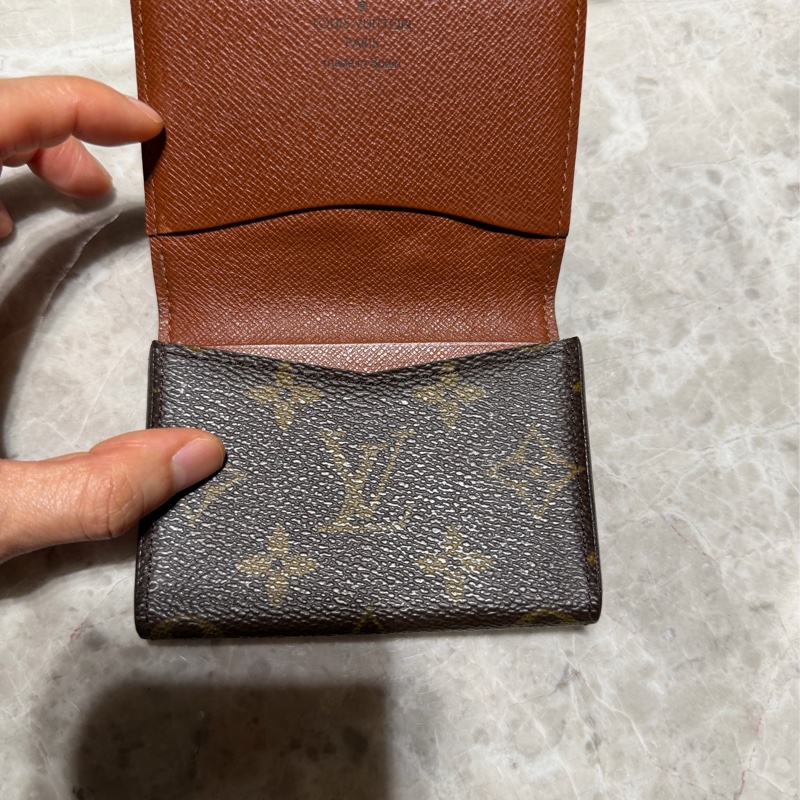LV路易威登Louis Vuitton  老花精典卡夾、名片夾 有防塵盒 購入於微風廣場LV旗艦店-5
