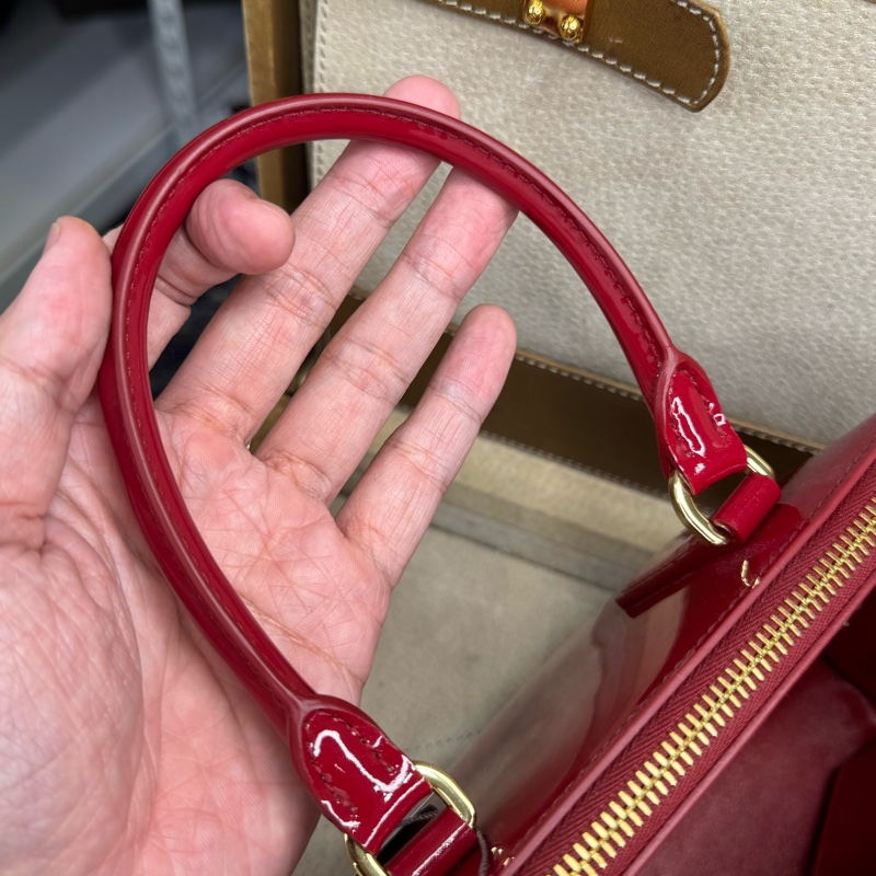 上架中🔑Prada 迷你紅色漆皮手提/斜背包-15