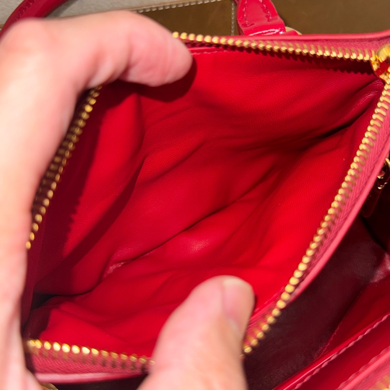 上架中🔑Prada 迷你紅色漆皮手提/斜背包-22