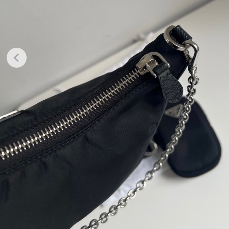 PRADA Re-edition 2005黑銀Hobo三合一-3