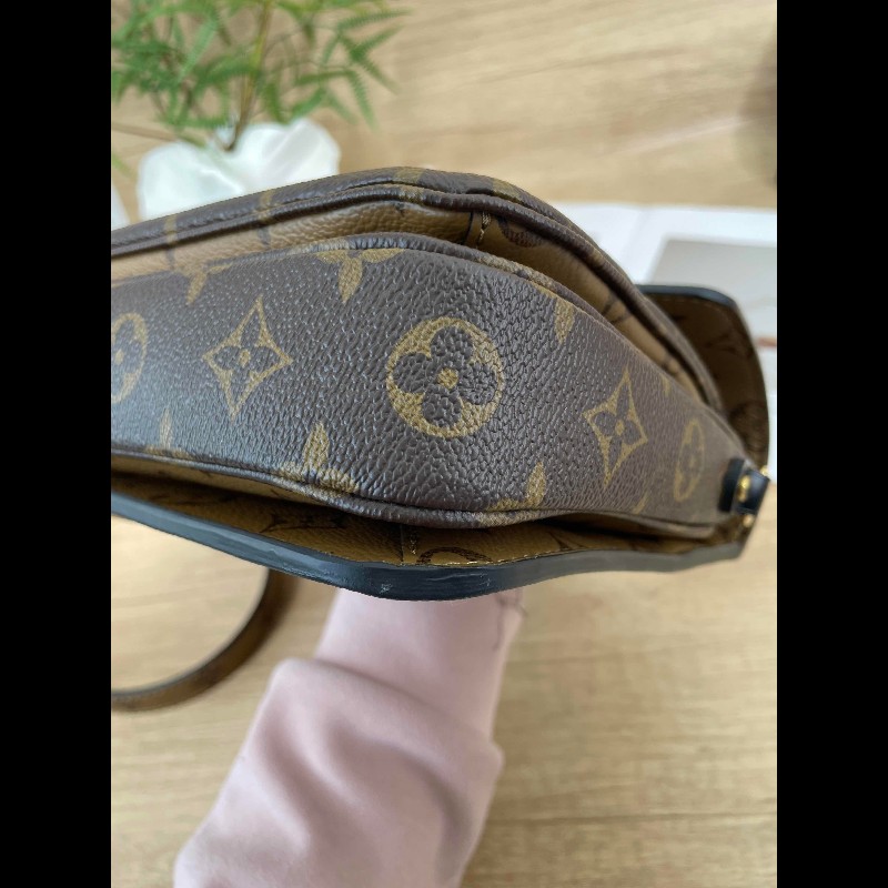 NJ。ZHP 【 LOUIS VUITTON Pochette Metis 拼色老花翻蓋 塗層帆布拼牛皮飾邊 腋下包郵差包單肩斜挎包 女款 花色】-10