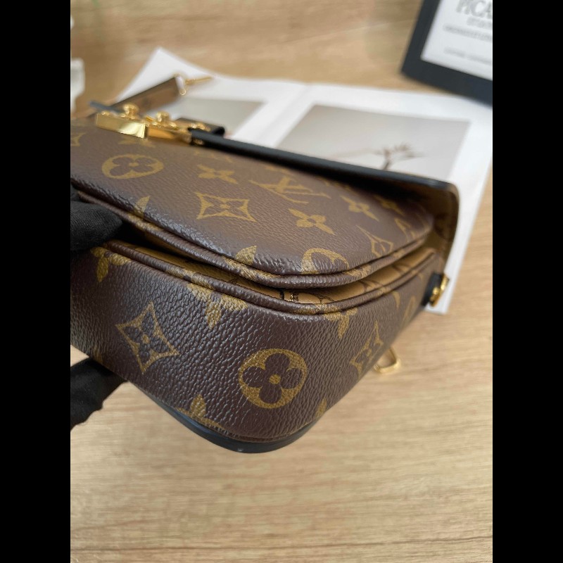 NJ。ZHP 【 LOUIS VUITTON Pochette Metis 拼色老花翻蓋 塗層帆布拼牛皮飾邊 腋下包郵差包單肩斜挎包 女款 花色】-11