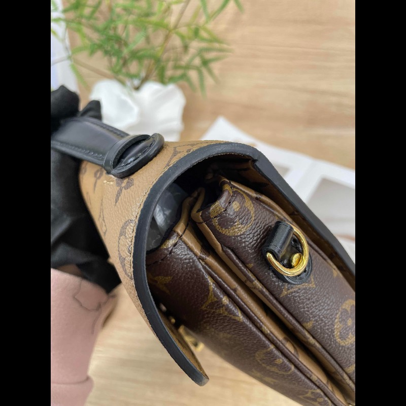 NJ。ZHP 【 LOUIS VUITTON Pochette Metis 拼色老花翻蓋 塗層帆布拼牛皮飾邊 腋下包郵差包單肩斜挎包 女款 花色】-18