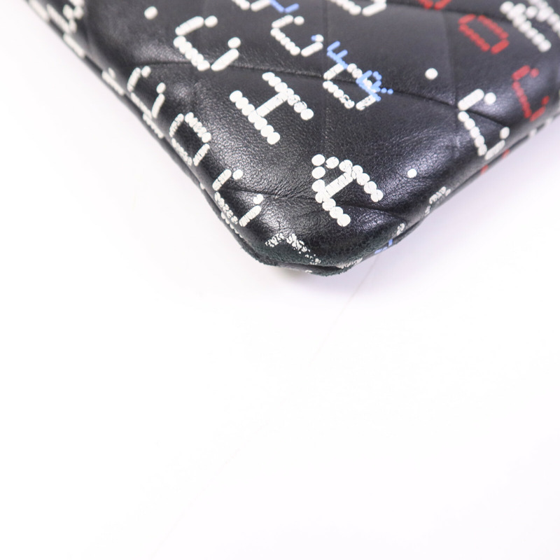 CHANEL 羊皮皮革Pouch銀扣手拿包-11