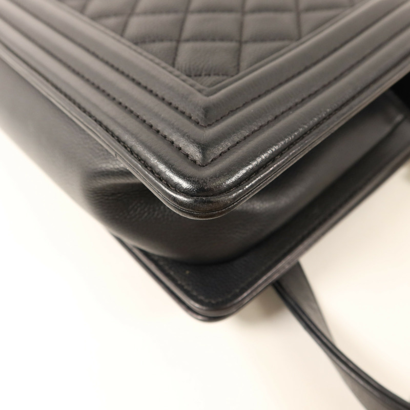 CHANEL 牛皮皮革Boy25金扣鏈帶肩背袋-14