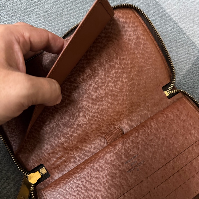 Lv經典老花拉鍊護照長夾 (M60002)停產-6