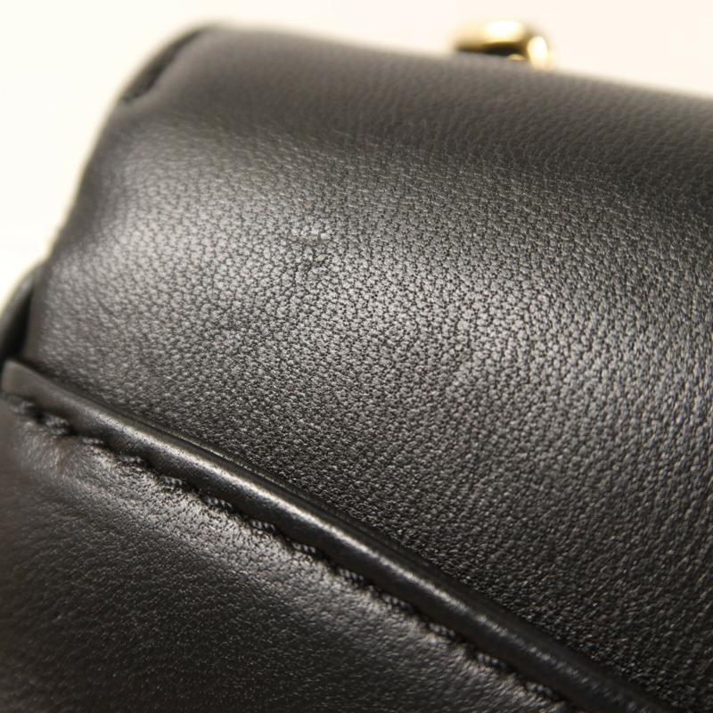 CHANEL 羊皮皮革Chain Shoulder金扣鏈帶肩背袋-17