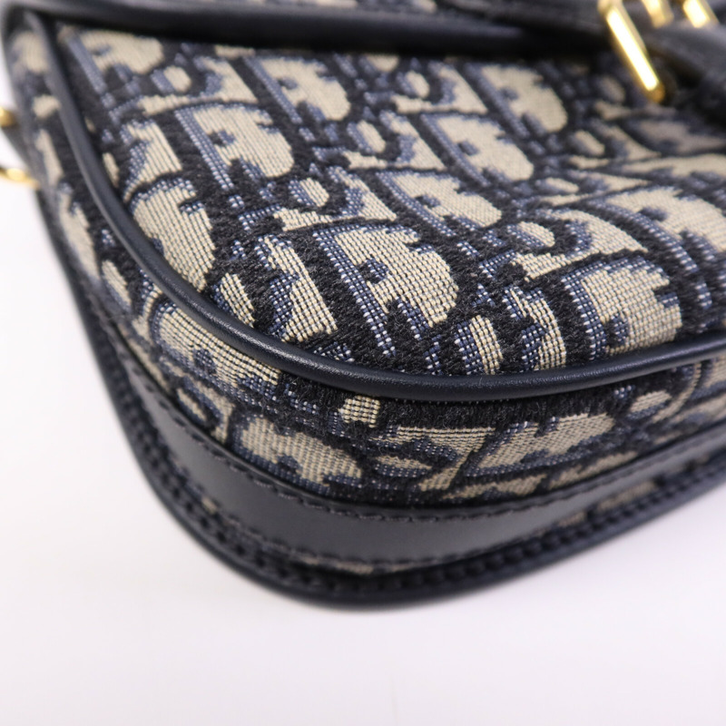 Dior 帆布Dior Bobby Medium金扣肩背袋-11