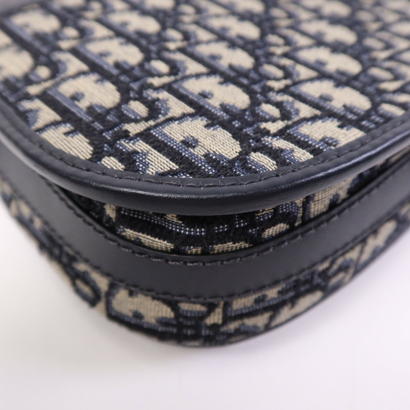 Dior 帆布Dior Bobby Medium金扣肩背袋-13