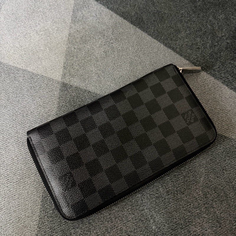 Lv黑棋盤格拉鍊護照長夾(N63077)停產-1