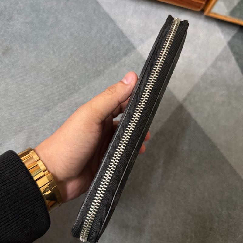 Lv黑棋盤格拉鍊護照長夾(N63077)停產-3