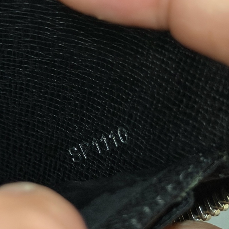 Lv黑棋盤格拉鍊護照長夾(N63077)停產-9