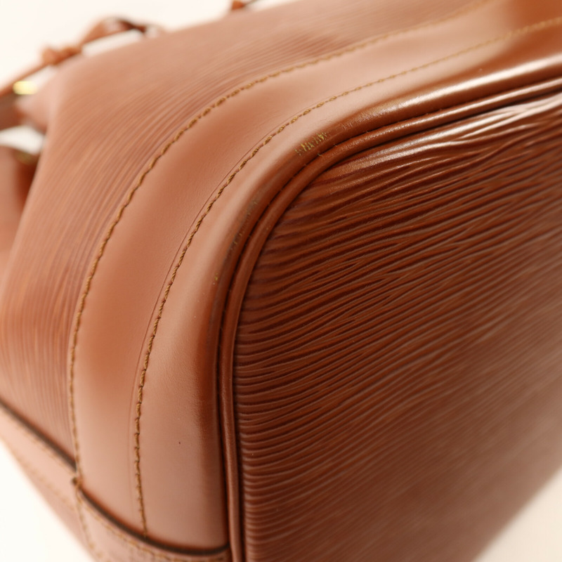 LOUIS VUITTON Epi Noe金扣肩背袋-10