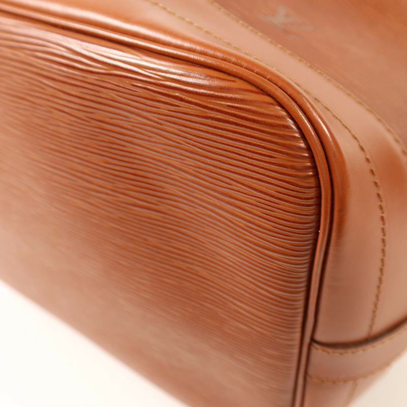 LOUIS VUITTON Epi Noe金扣肩背袋-11