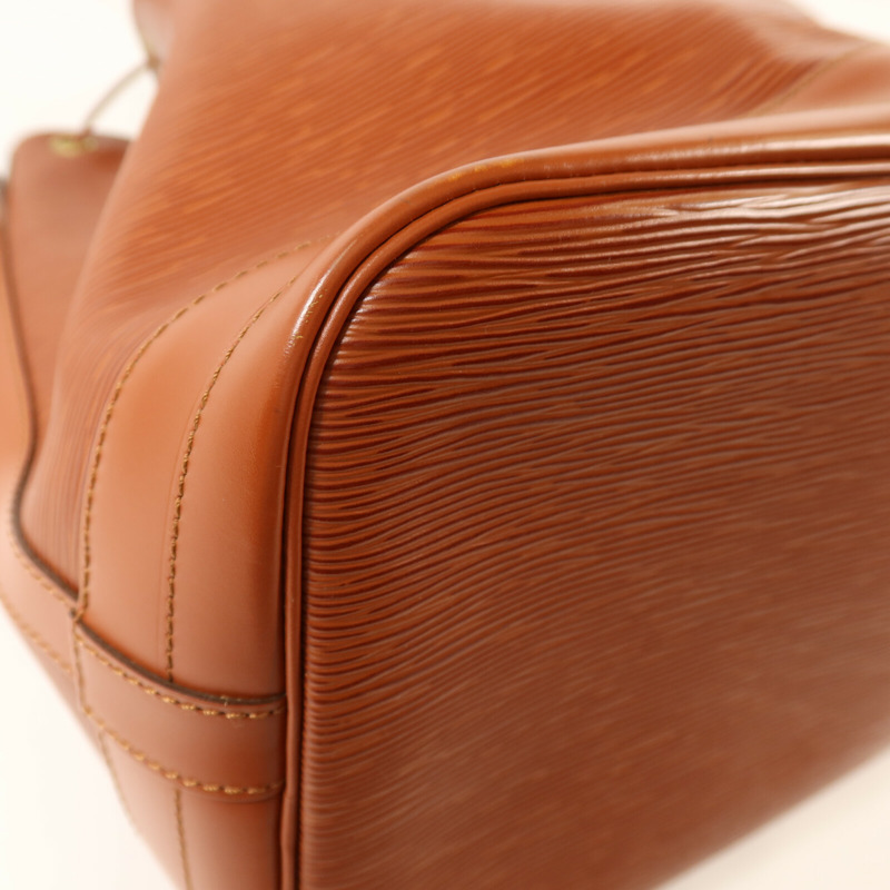 LOUIS VUITTON Epi Noe金扣肩背袋-12