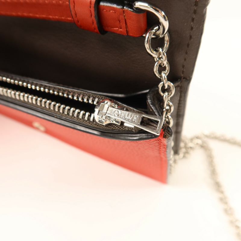 LOEWE 牛皮皮革Wallet On Chain銀扣鏈帶肩背袋-8