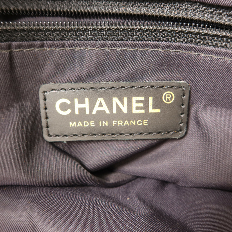 CHANEL 尼龍Travel Line Tote Bag金扣手挽袋-5