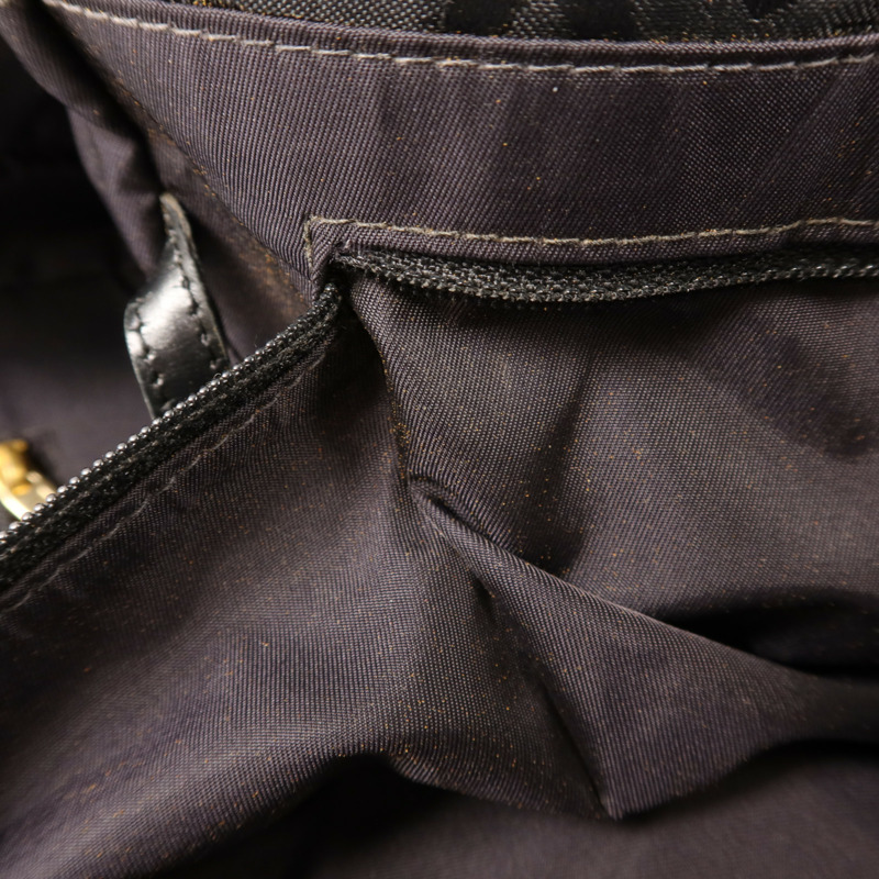 CHANEL 尼龍Travel Line Tote Bag金扣手挽袋-16