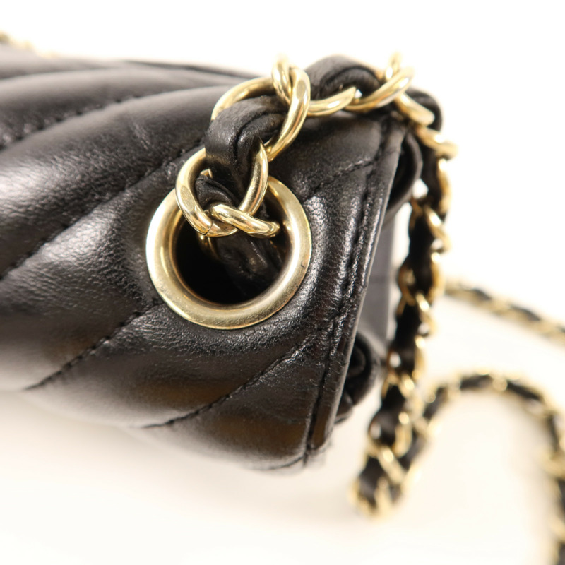 CHANEL 羊皮皮革Mini Classic 17金扣鏈帶肩背袋-13