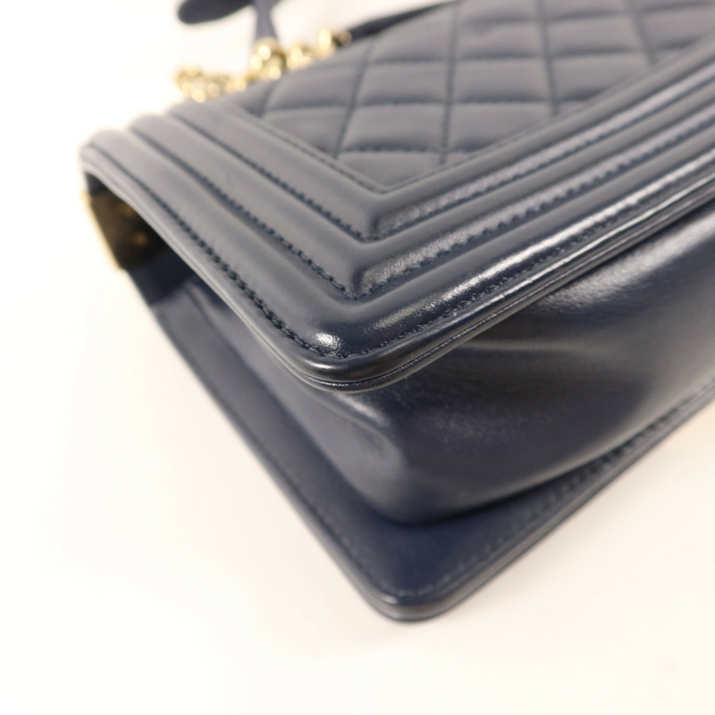 CHANEL 羊皮皮革Boy 20金扣鏈帶肩背袋-15