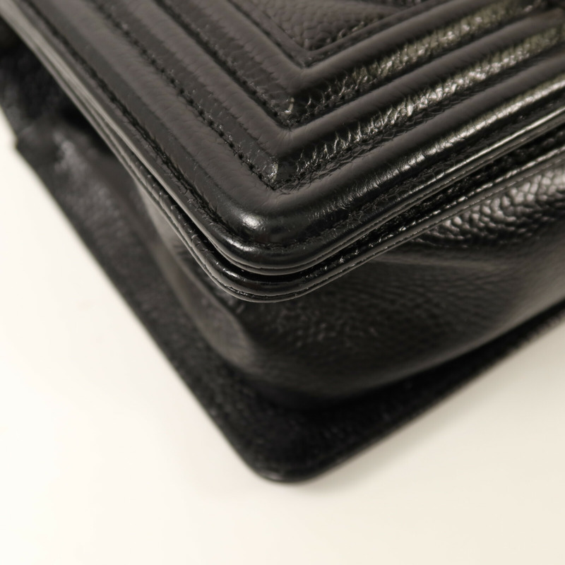 CHANEL 牛皮皮革Boy 20銀扣鏈帶肩背袋-10