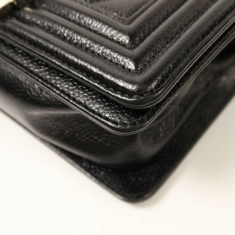 CHANEL 牛皮皮革Boy 20銀扣鏈帶肩背袋-11