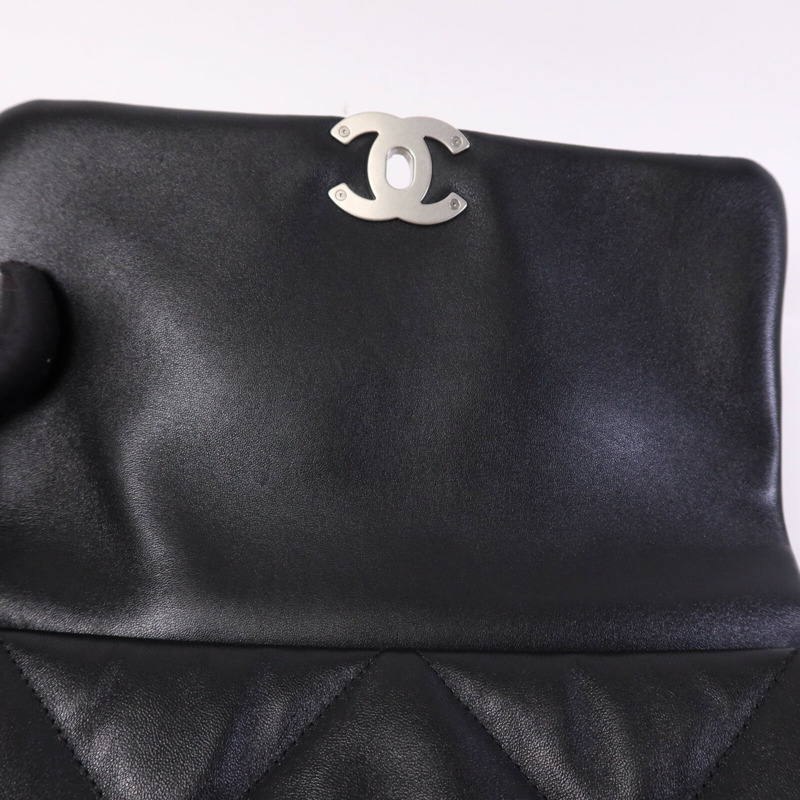 CHANEL 羊皮皮革C19 Medium鏈帶肩背袋-14