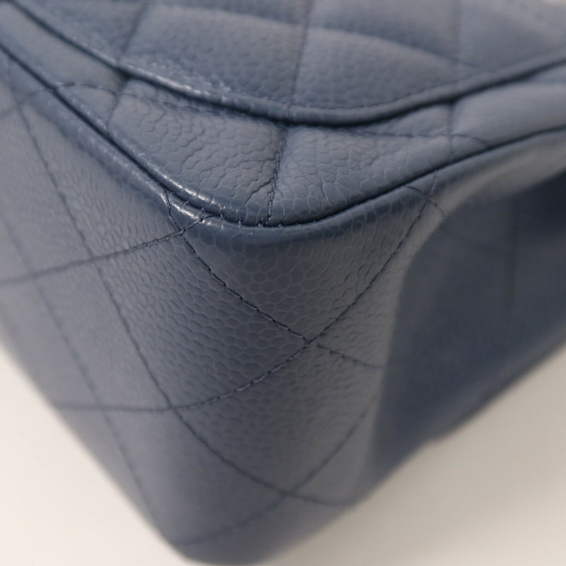 CHANEL 牛皮皮革Mini Classic 17銀扣鏈帶肩背袋-13